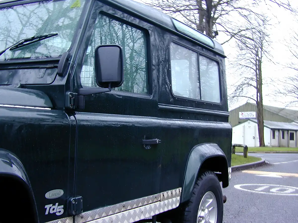 Used 2002 Land Rover Defender 90 County Spec Green - Interior and Exterior details 14