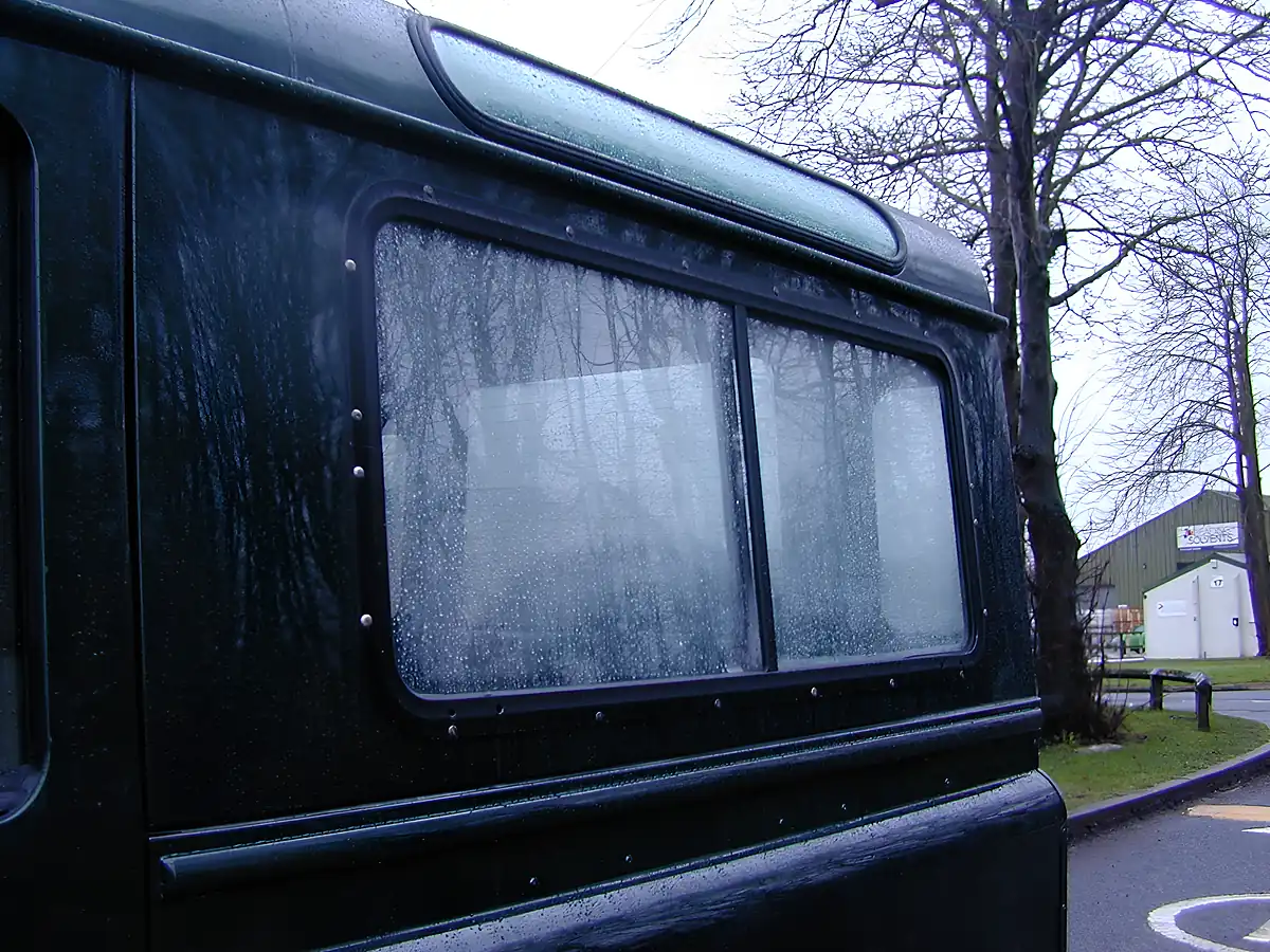 Used 2002 Land Rover Defender 90 County Spec Green - Interior and Exterior details 16