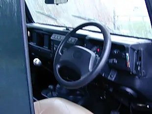 Used 2002 Land Rover Defender 90 County Spec Green - Interior and Exterior details 18