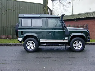 Used 2002 Land Rover Defender 90 County Spec Green - Interior and Exterior details 2