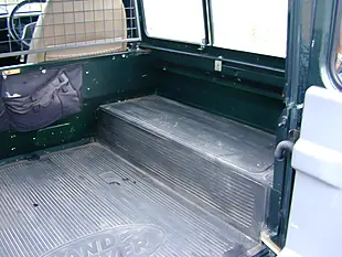 Used 2002 Land Rover Defender 90 County Spec Green - Interior and Exterior details 20