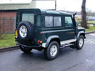 Used 2002 Land Rover Defender 90 County Spec Green - Interior and Exterior details 3