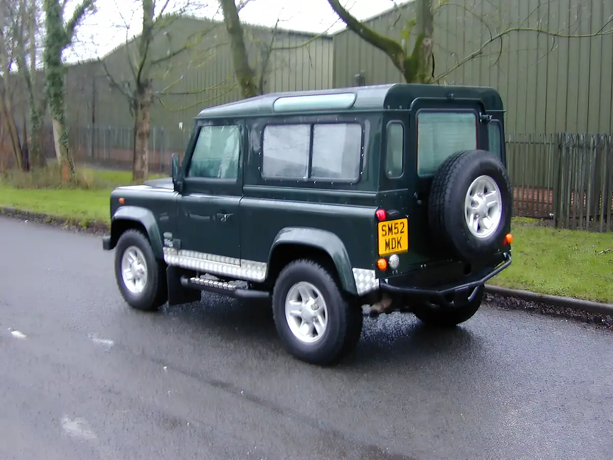 Used 2002 Land Rover Defender 90 County Spec Green - Interior and Exterior details 6