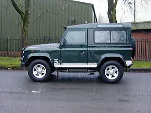 Used 2002 Land Rover Defender 90 County Spec Green - Interior and Exterior details 7