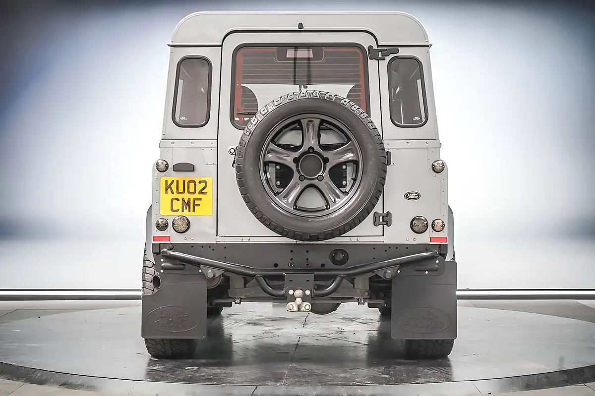 Used 2002 Land Rover Defender County Silver - Interior and Exterior details 10