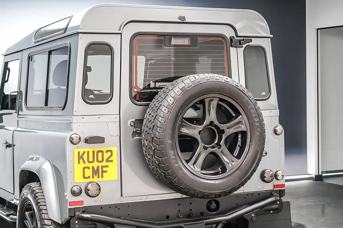 Used 2002 Land Rover Defender County Silver - Interior and Exterior details 12