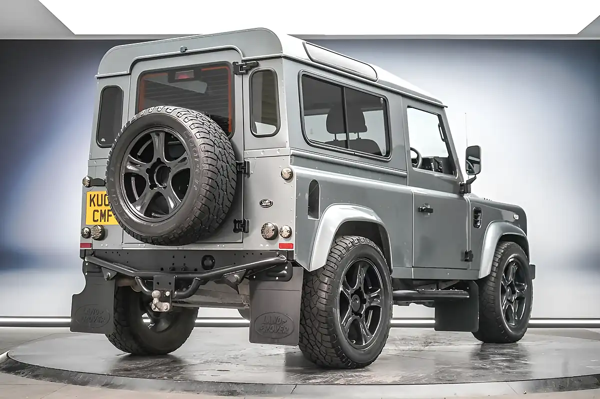 Used 2002 Land Rover Defender County Silver - Interior and Exterior details 3