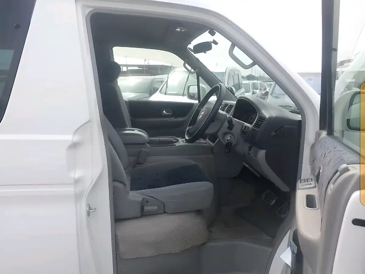 Used 2002 Mazda Bongo Friendee Aero City Runner Aft White - Interior and Exterior details 5