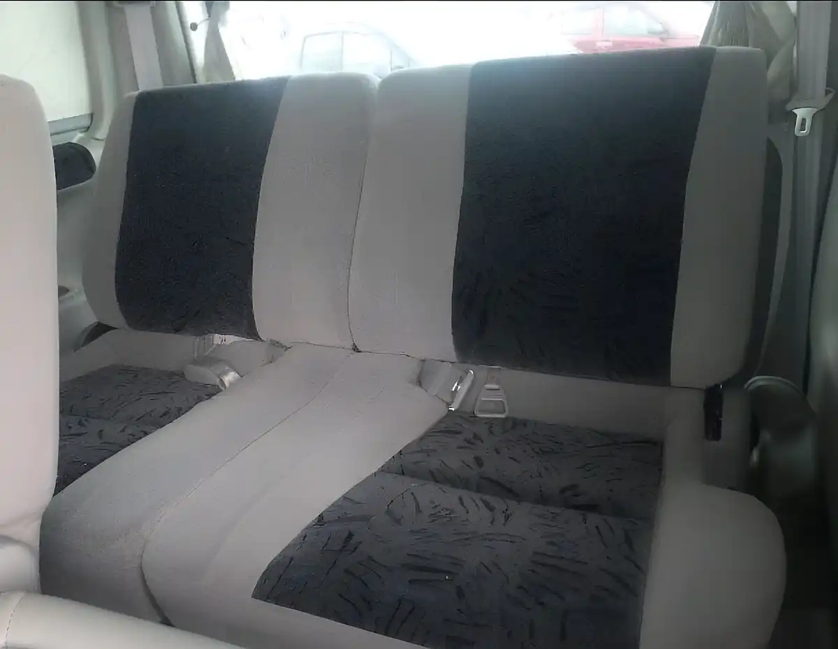 Used 2002 Mazda Bongo Friendee Aero City Runner Aft White - Interior and Exterior details 8