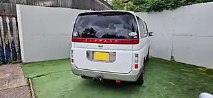 Used 2002 Nissan Elgrand White and Silver - Interior and Exterior details 11
