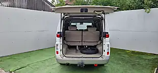 Used 2002 Nissan Elgrand White and Silver - Interior and Exterior details 14