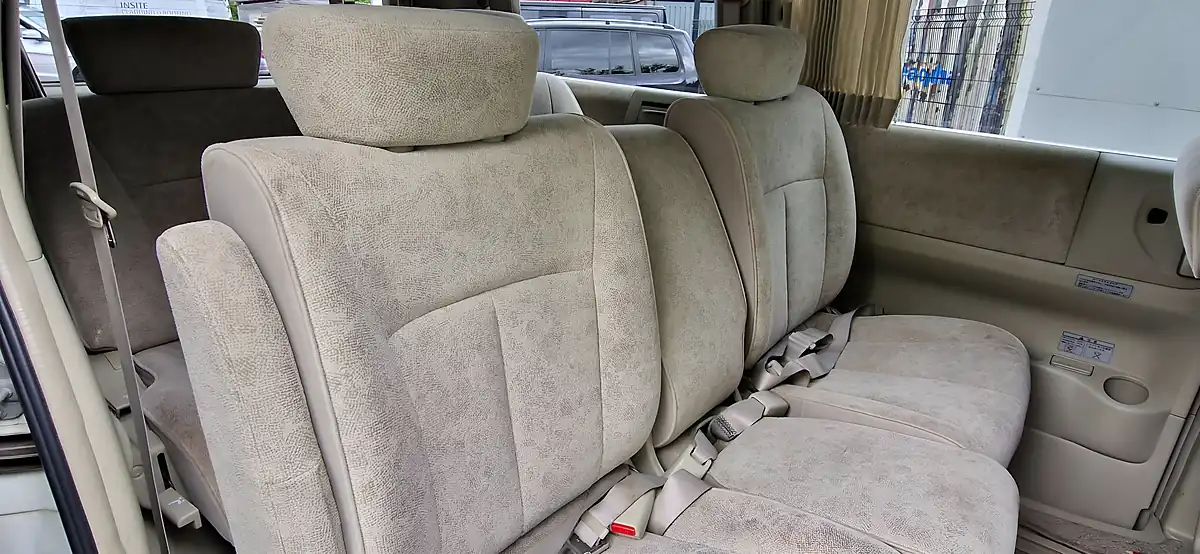 Used 2002 Nissan Elgrand White and Silver - Interior and Exterior details 19