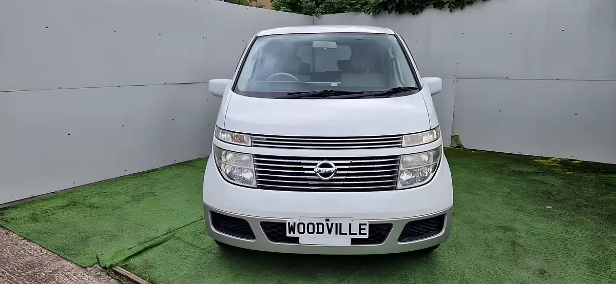 Used 2002 Nissan Elgrand White and Silver - Interior and Exterior details 2