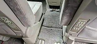 Used 2002 Nissan Elgrand White and Silver - Interior and Exterior details 20