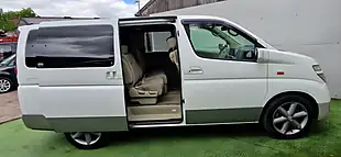 Used 2002 Nissan Elgrand White and Silver - Interior and Exterior details 5
