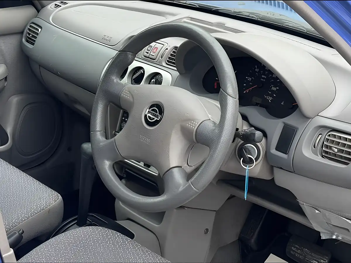 Used 2002 Nissan Micra Se Blue - Interior and Exterior details 10