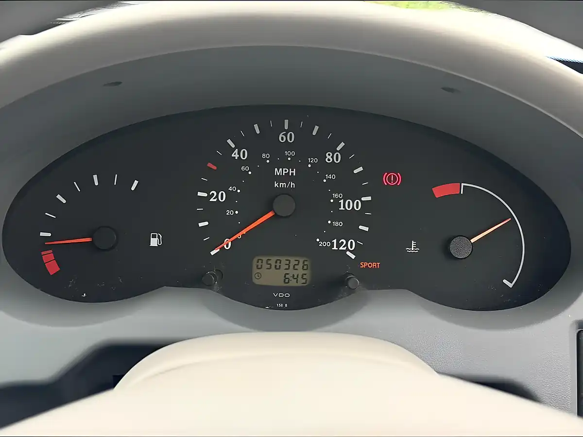 Used 2002 Nissan Micra Se Blue - Interior and Exterior details 13