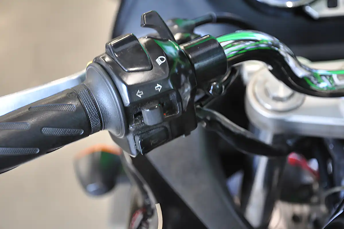 Used 2002 Suzuki Bandit GSF600 S Black - Interior and Exterior details 10
