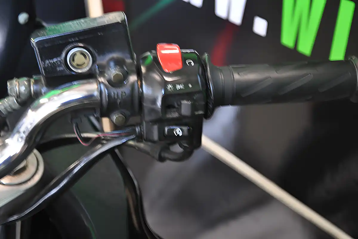 Used 2002 Suzuki Bandit GSF600 S Black - Interior and Exterior details 9