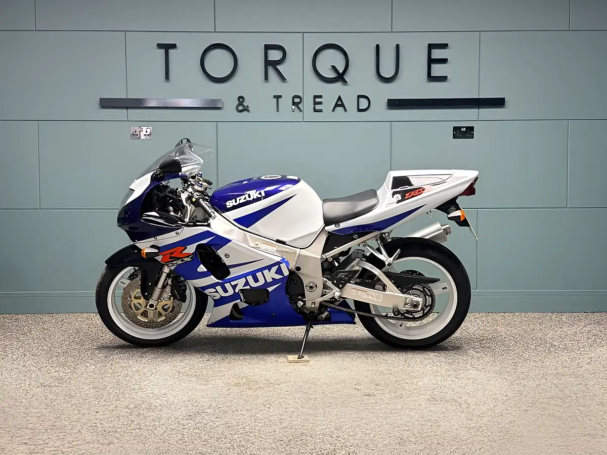 Used 2002 Suzuki GSX-R750 K1 White - Interior and Exterior details 8