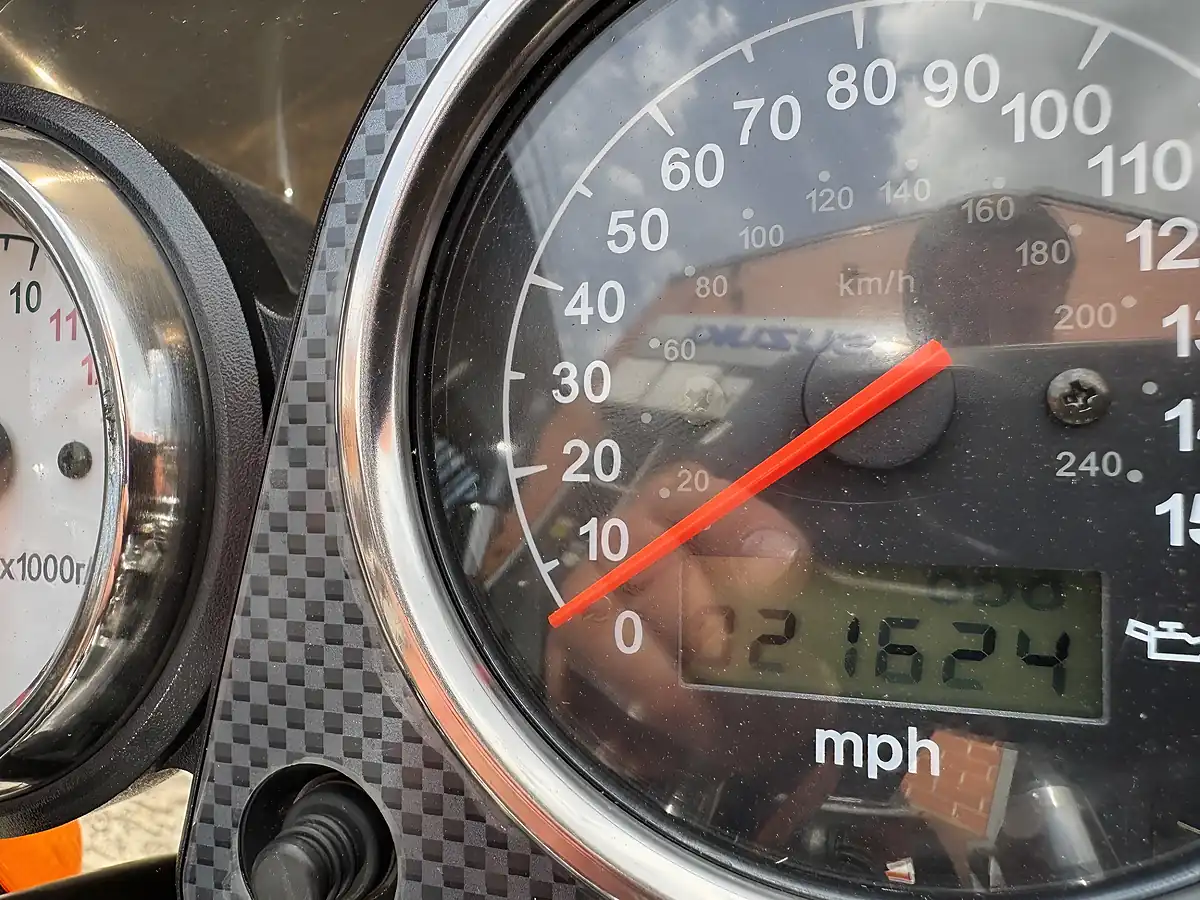 Used 2002 Suzuki Sv 650 - Interior and Exterior details 10