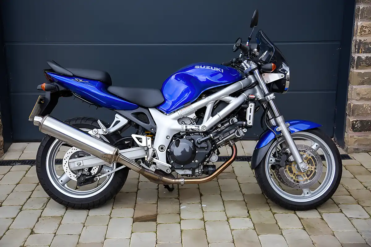 Used 2002 Suzuki SV650 N Blue - Front View
