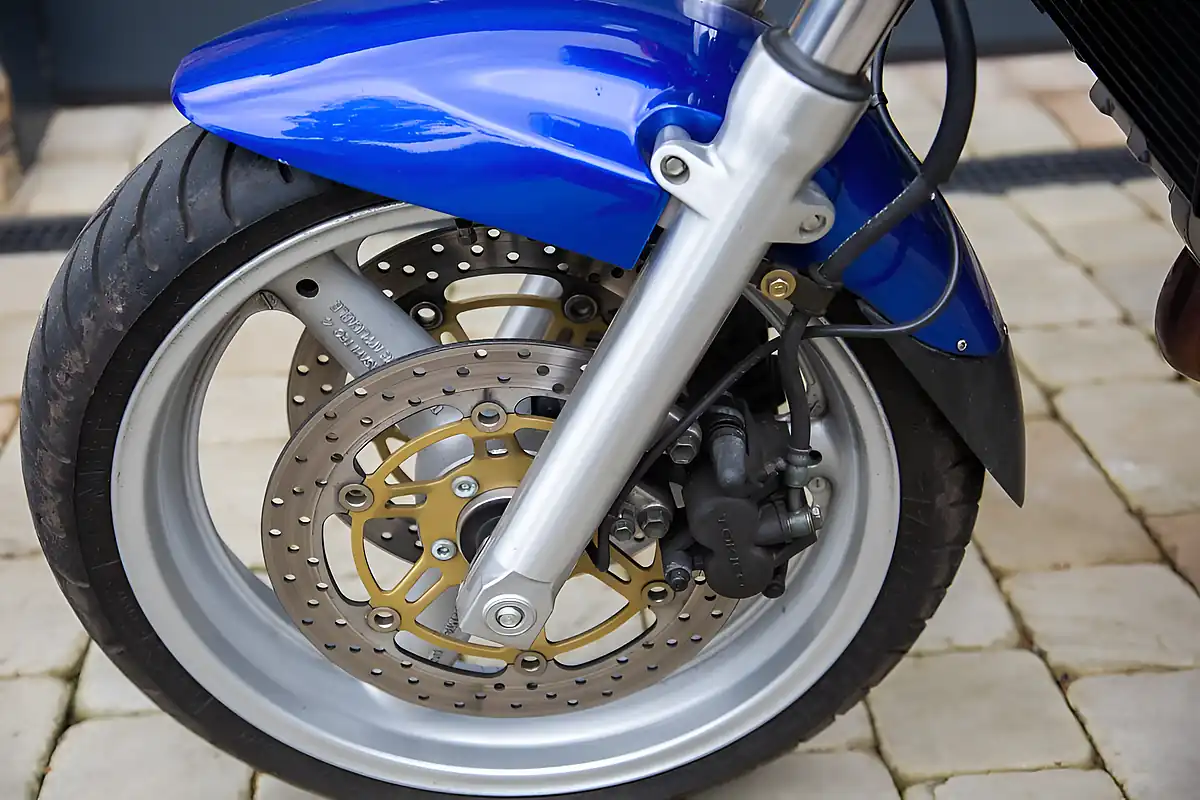 Used 2002 Suzuki SV650 N Blue - Interior and Exterior details 13