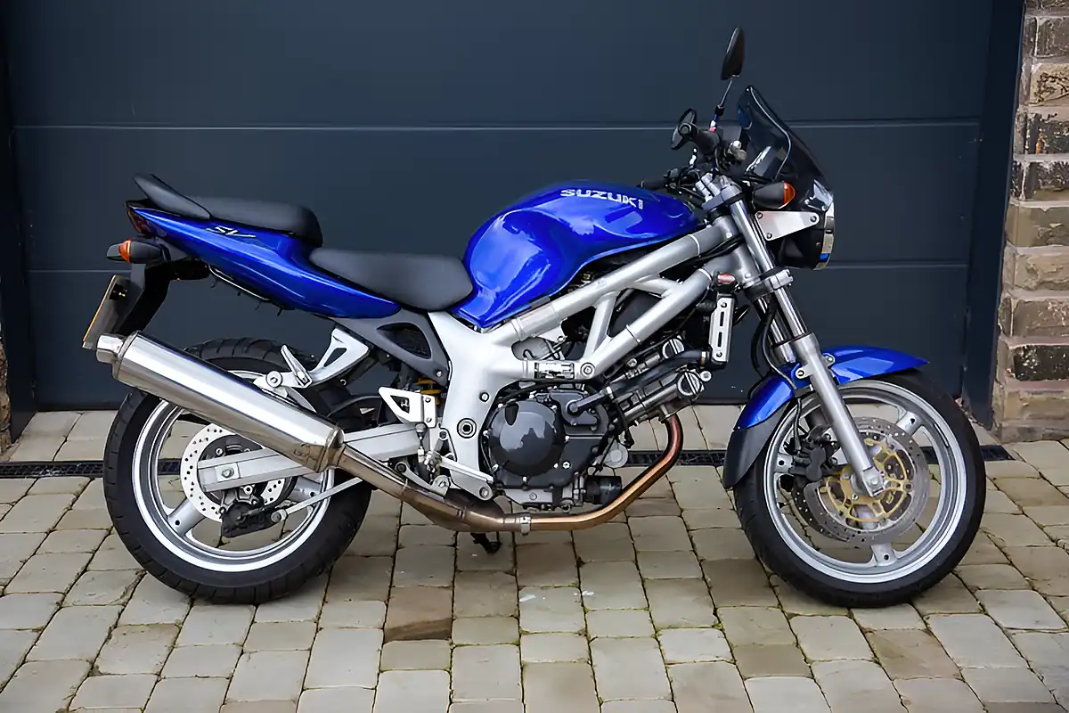 Used 2002 Suzuki SV650 N Blue - Interior and Exterior details 2