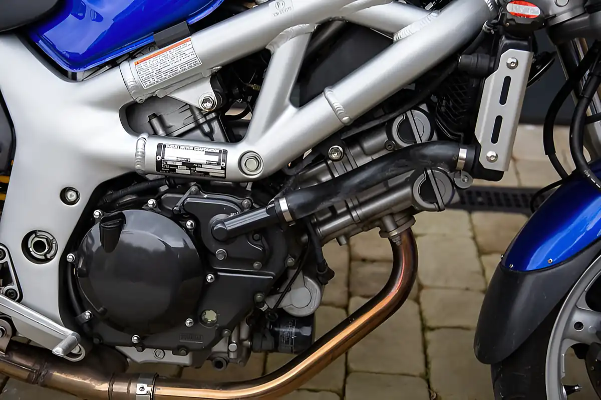 Used 2002 Suzuki SV650 N Blue - Interior and Exterior details 4