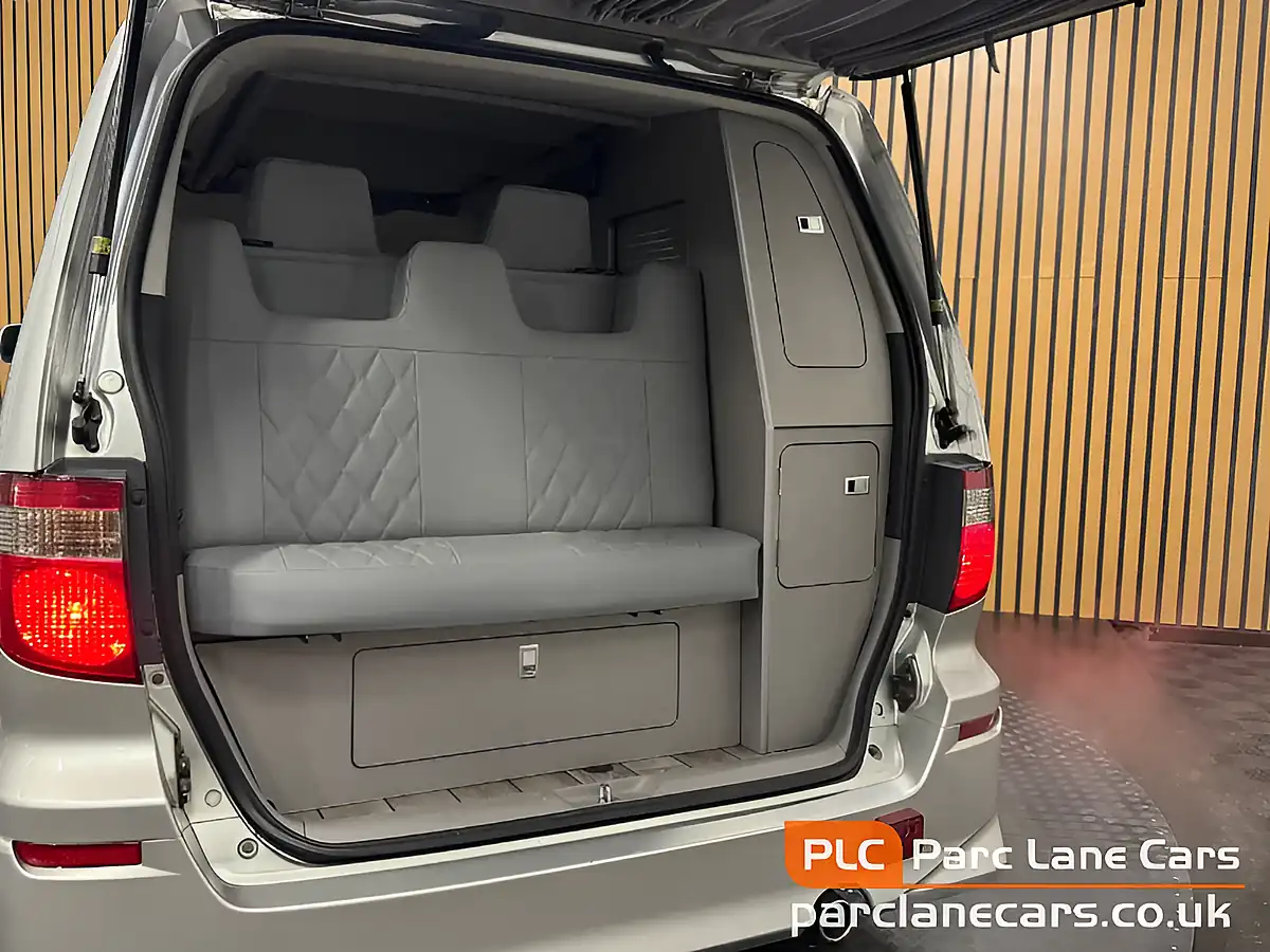 Used 2002 Toyota Alphard G Silver - Interior and Exterior details 15
