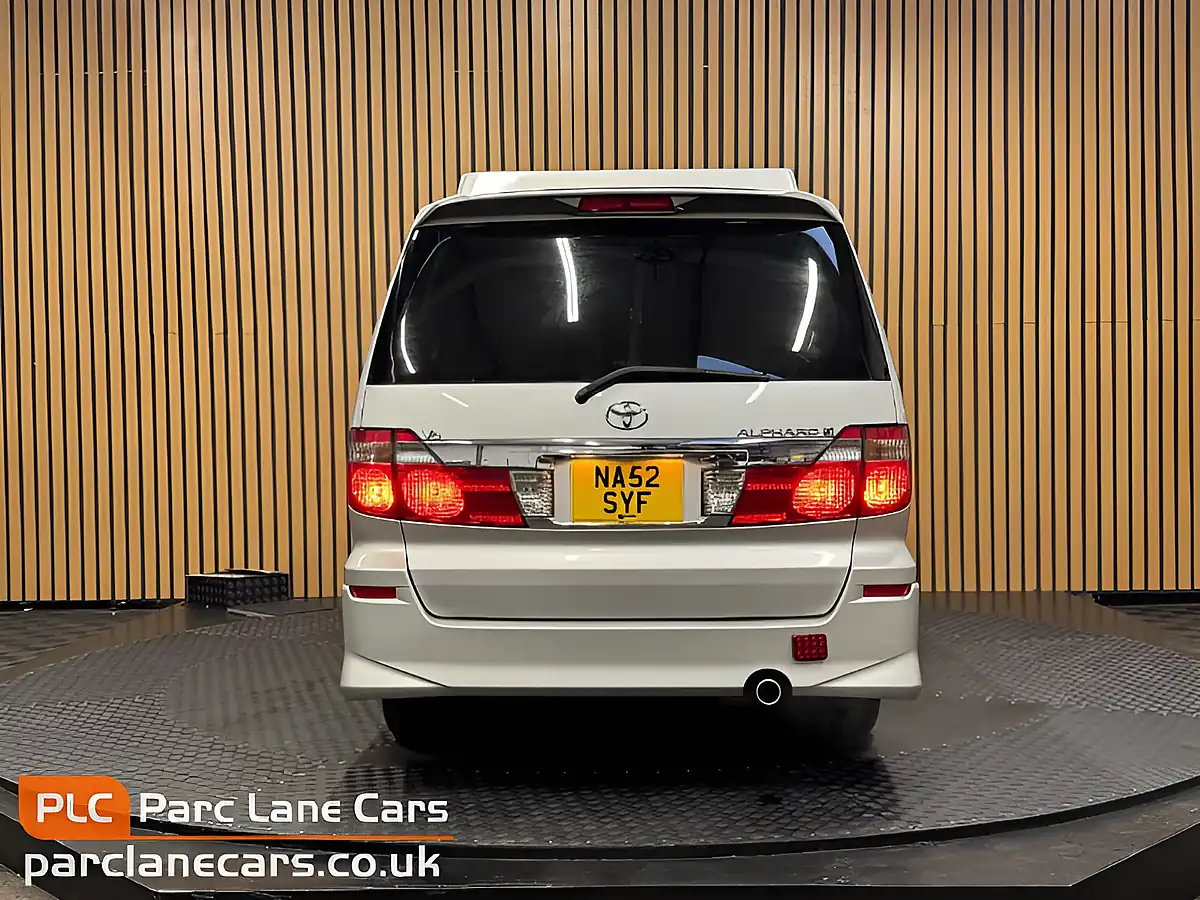 Used 2002 Toyota Alphard G Silver - Interior and Exterior details 4