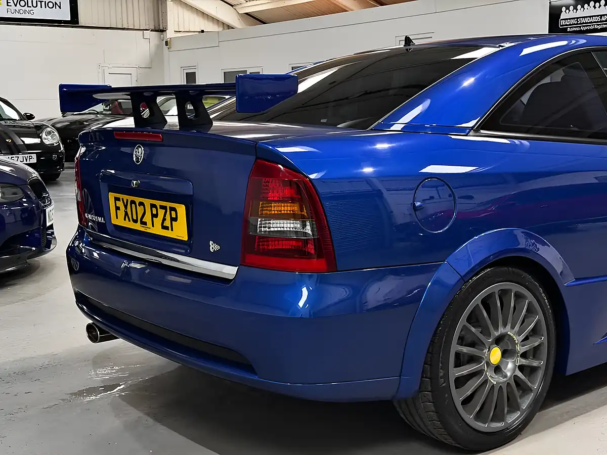 Used 2002 Vauxhall Astra 888 Coupe Blue - Interior and Exterior details 13