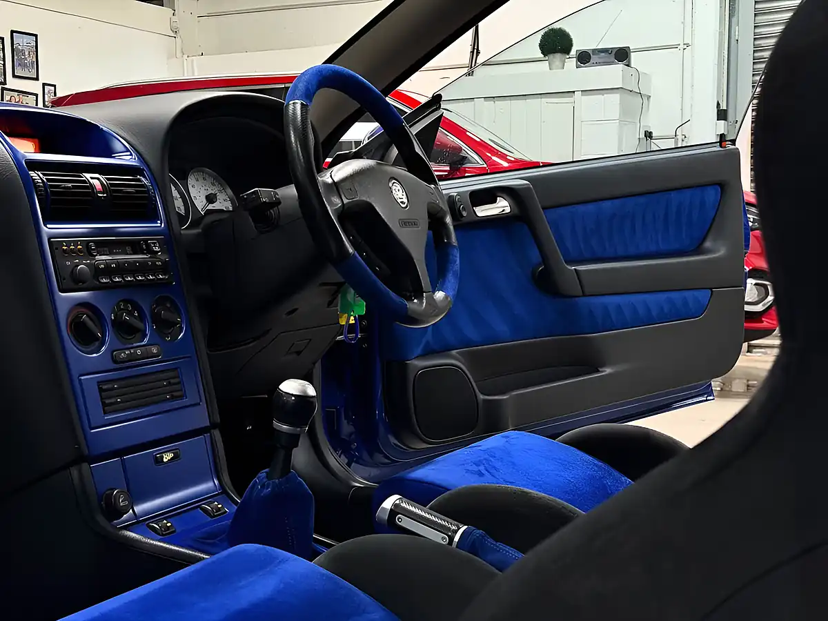 Used 2002 Vauxhall Astra 888 Coupe Blue - Interior and Exterior details 17