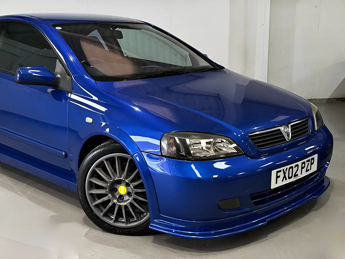 Used 2002 Vauxhall Astra 888 Coupe Blue - Interior and Exterior details 9
