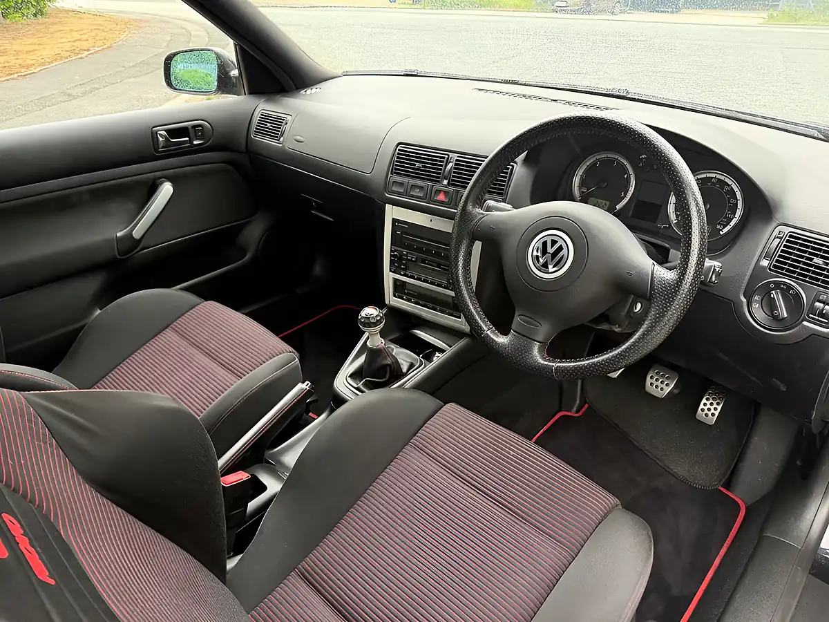 Used 2002 Volkswagen Golf Anniversary Black - Interior and Exterior details 13