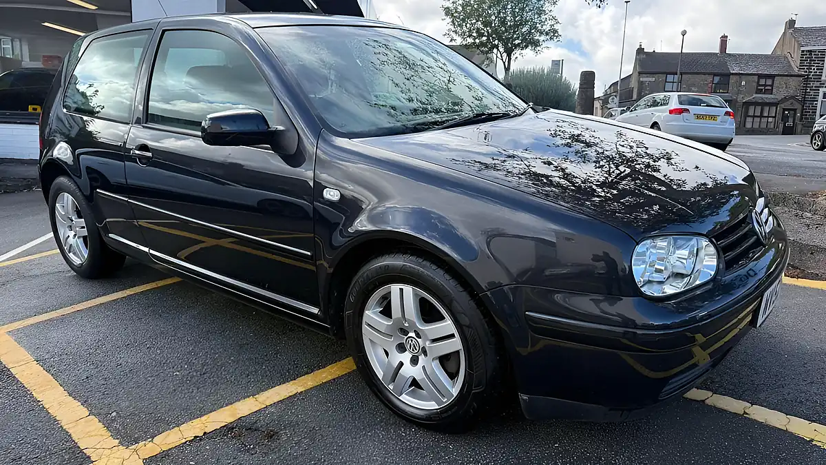 Used 2002 Volkswagen Golf GTI Black - Front View
