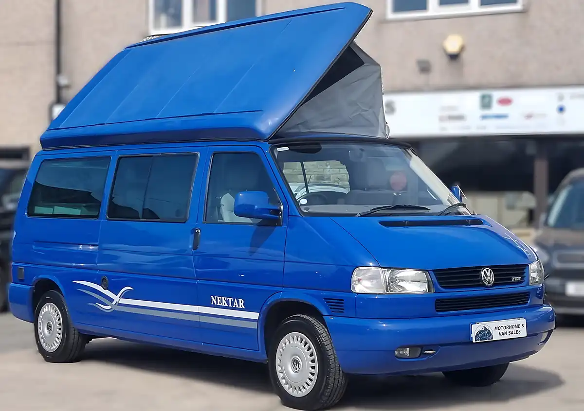 Used 2002 Volkswagen Transporter T4 Bilbo Nektar Pop Top Blue - Interior and Exterior details 2