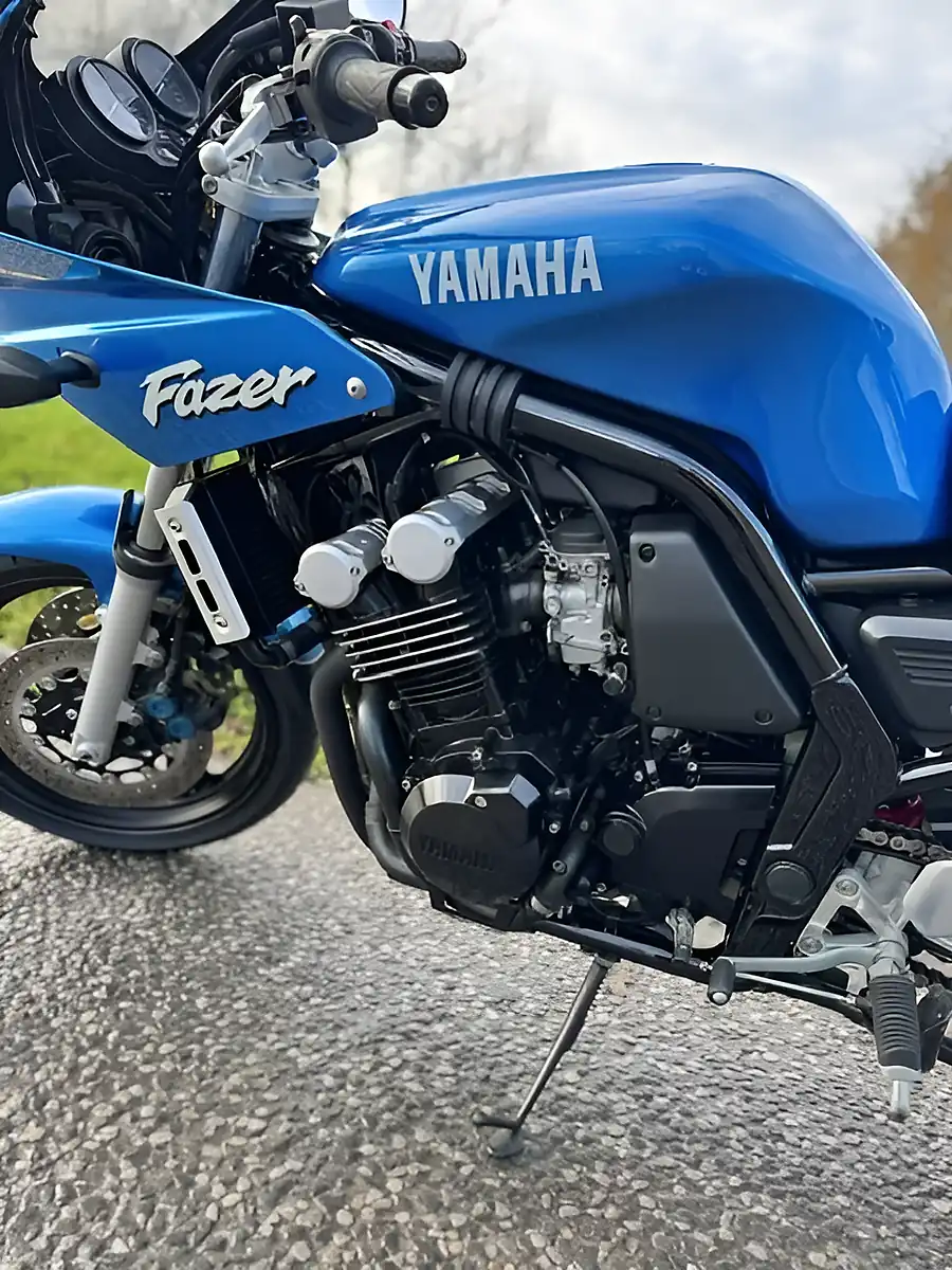 Used 2002 Yamaha Fazer 600 - Interior and Exterior details 11