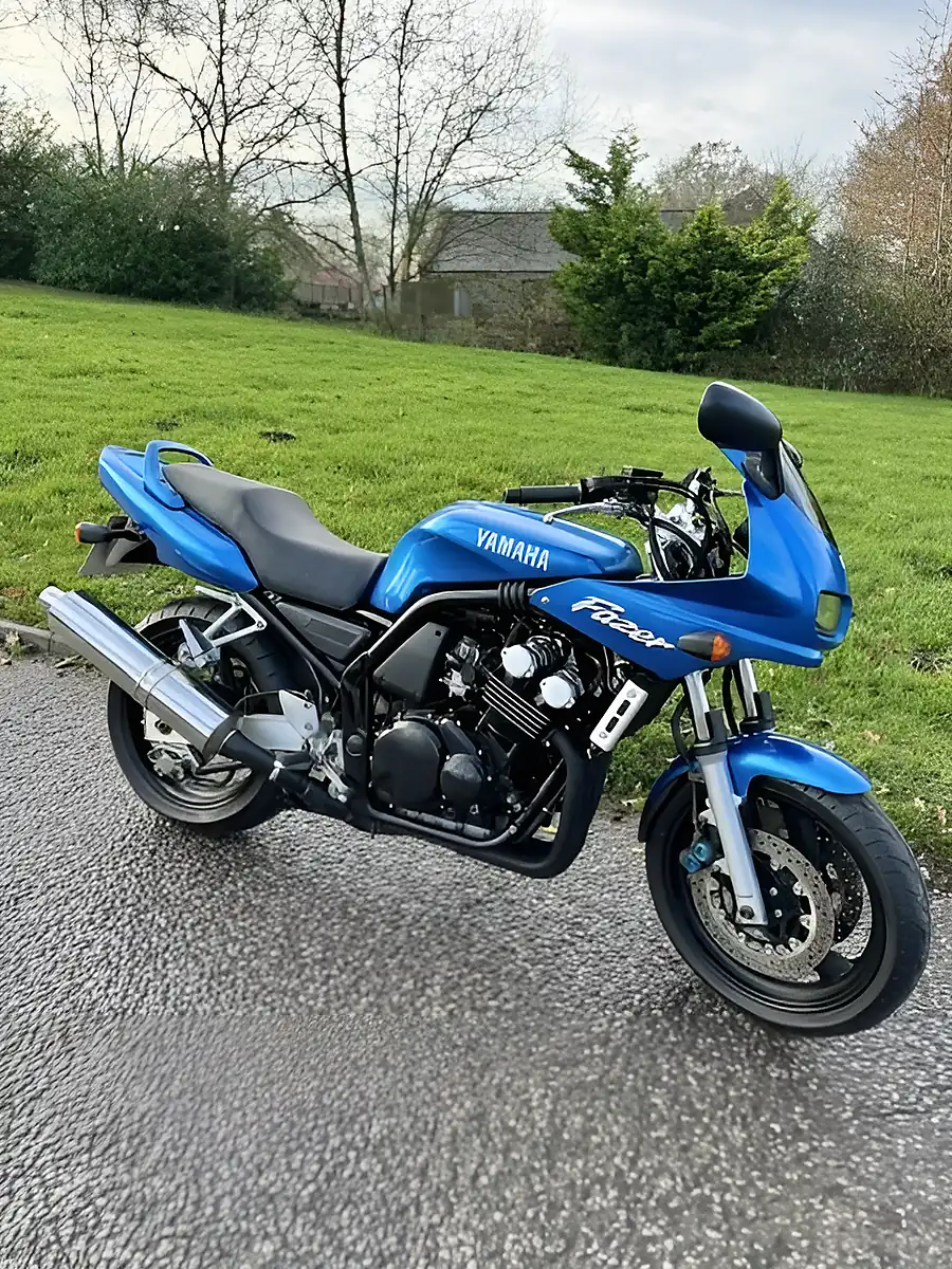 Used 2002 Yamaha Fazer 600 - Interior and Exterior details 3