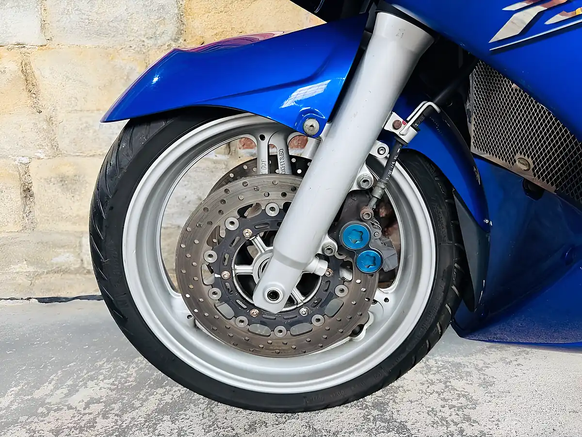 Used 2002 Yamaha Fjr1300 Blue - Interior and Exterior details 14