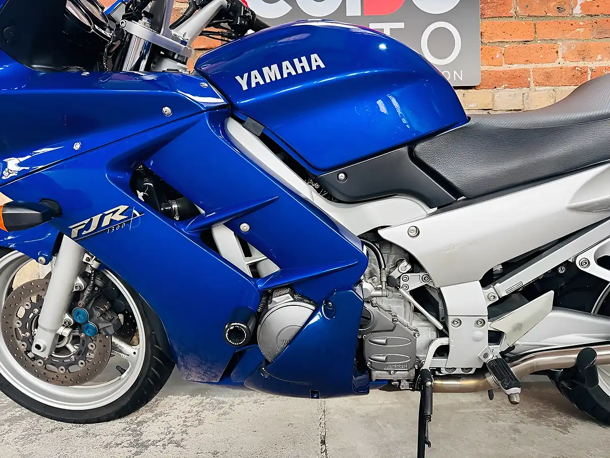 Used 2002 Yamaha Fjr1300 Blue - Interior and Exterior details 16