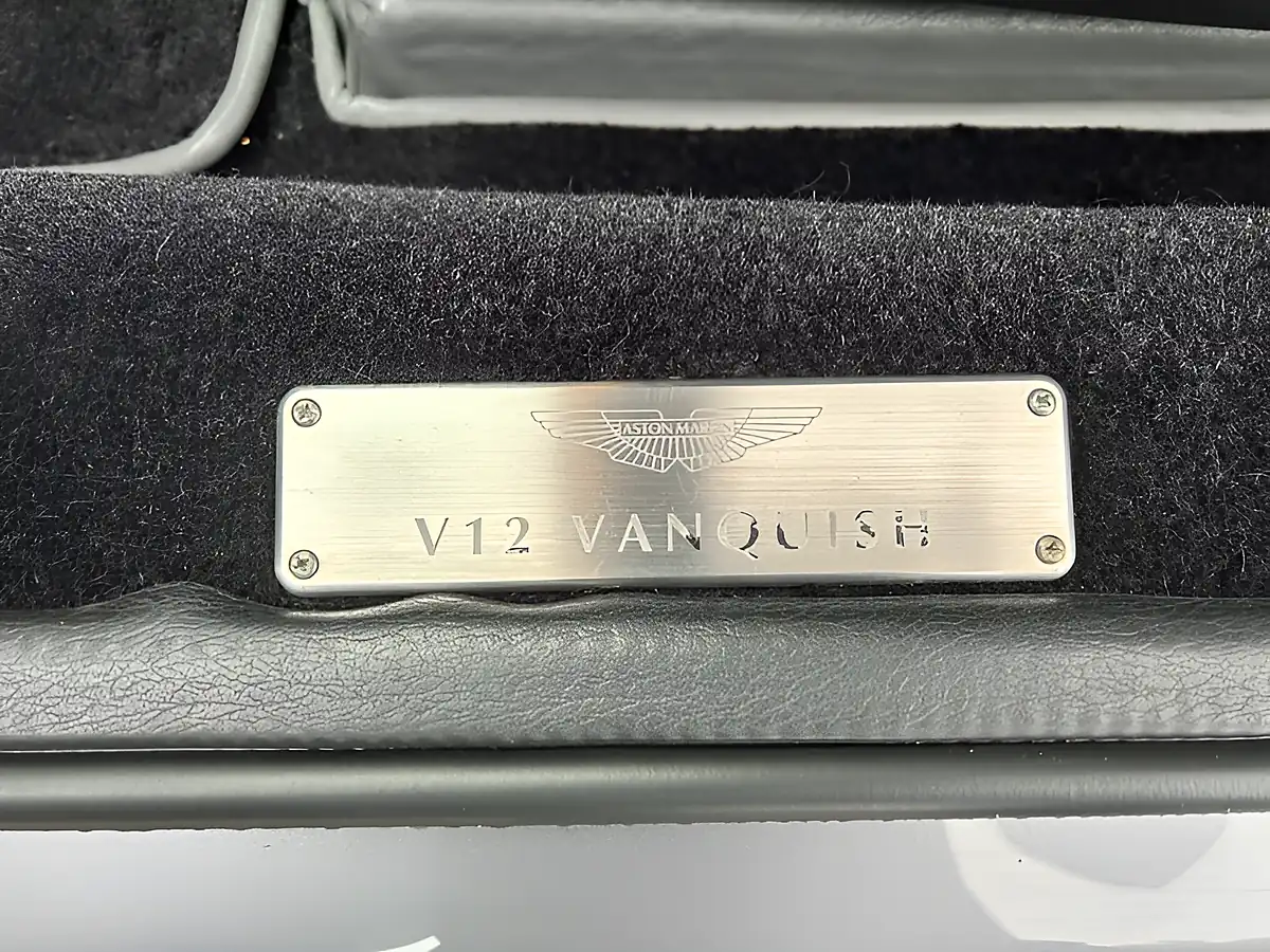 Used 2003 Aston Martin Vanquish Grey - Interior and Exterior details 17