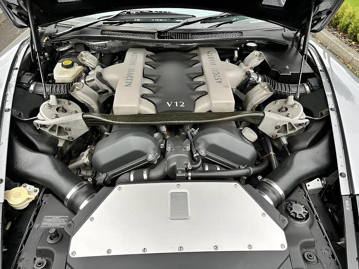 Used 2003 Aston Martin Vanquish Grey - Interior and Exterior details 18