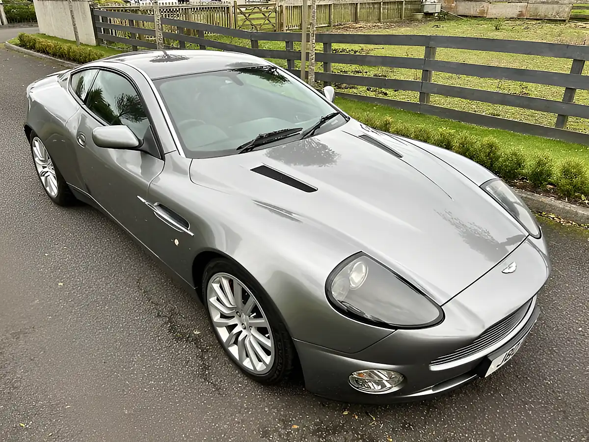 Used 2003 Aston Martin Vanquish Grey - Interior and Exterior details 3