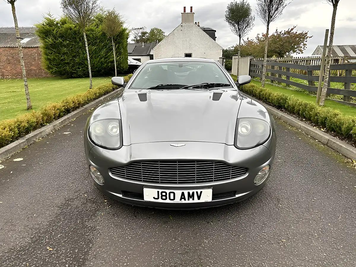 Used 2003 Aston Martin Vanquish Grey - Interior and Exterior details 4