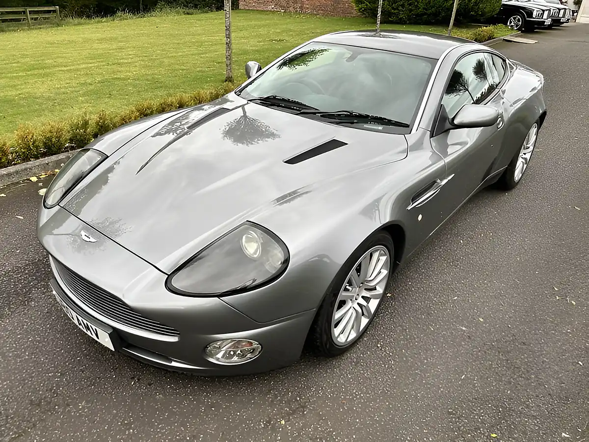 Used 2003 Aston Martin Vanquish Grey - Interior and Exterior details 6