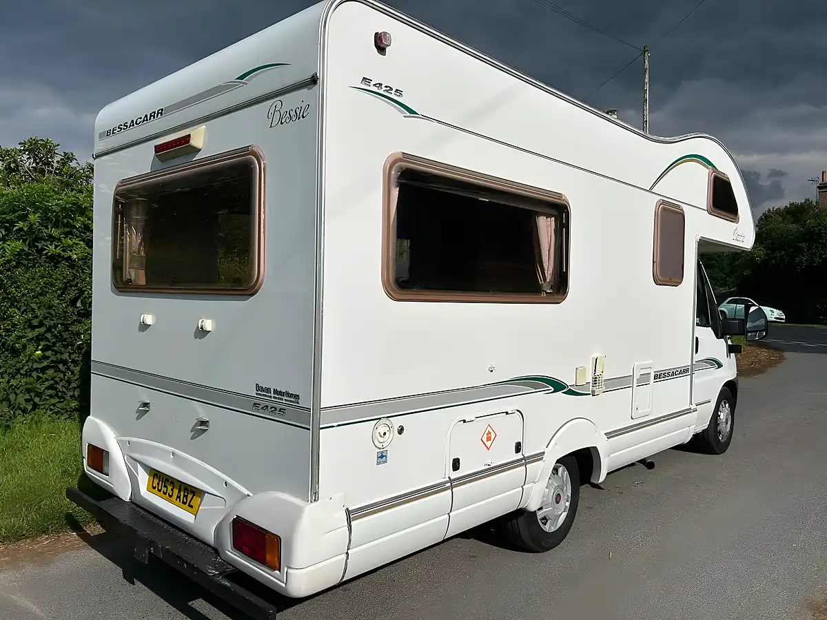 Used 2003 Bessacarr E425 White - Interior and Exterior details 17