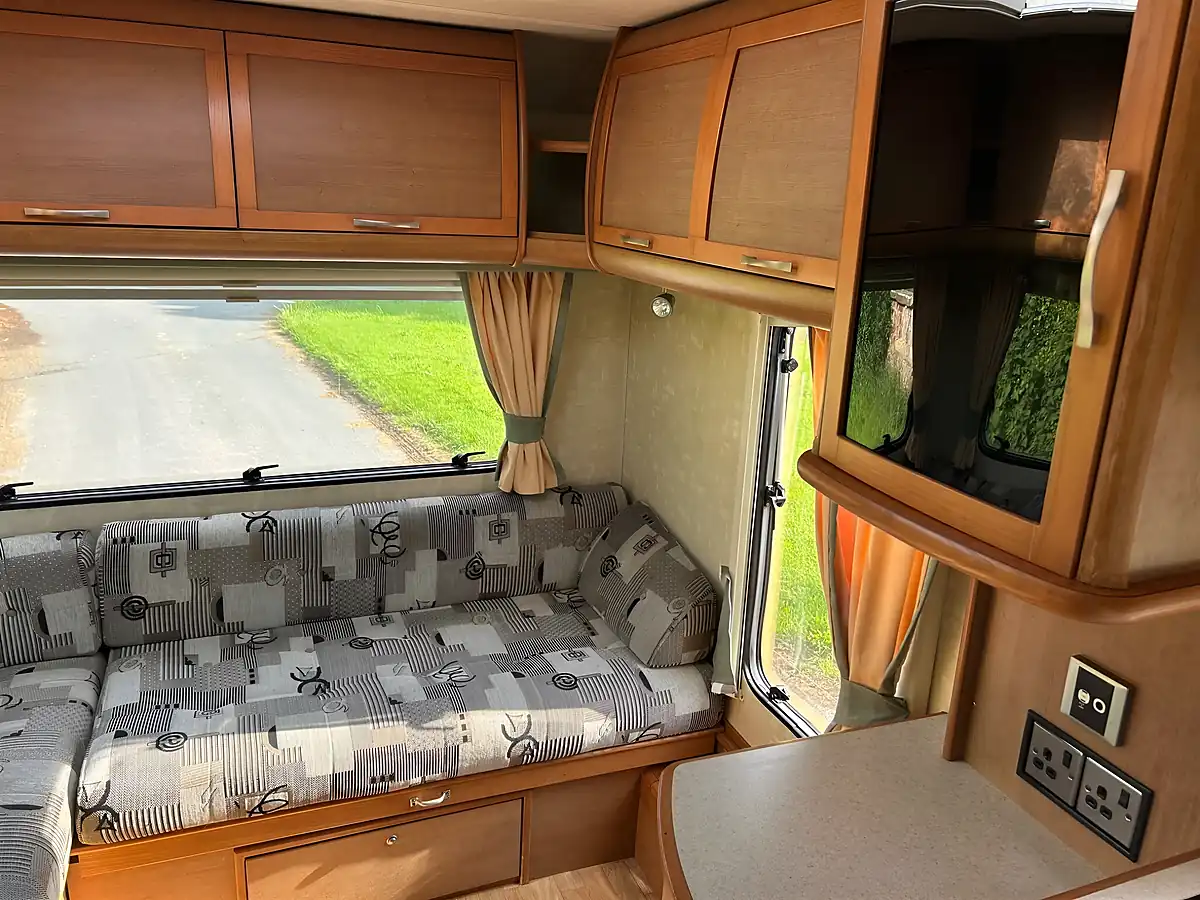 Used 2003 Bessacarr E425 White - Interior and Exterior details 18