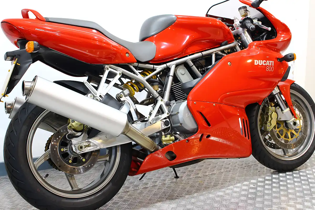 Used 2003 Ducati 800 Ss Red - Interior and Exterior details 3