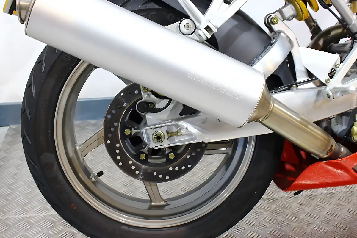 Used 2003 Ducati 800 Ss Red - Interior and Exterior details 7